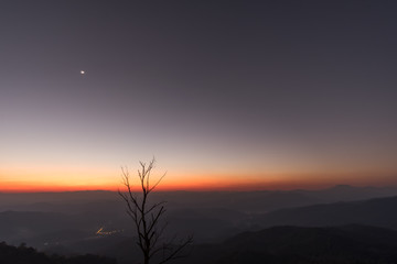 Fototapeta na wymiar Sunset on the mountain.