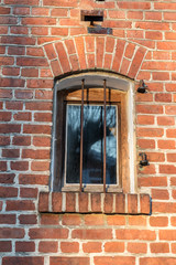 Altes, antikes Fenster mit Gitterstäben