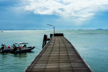 Fototapeta premium The bridge khao laem ya-mu kho samet national park it is place at beautiful