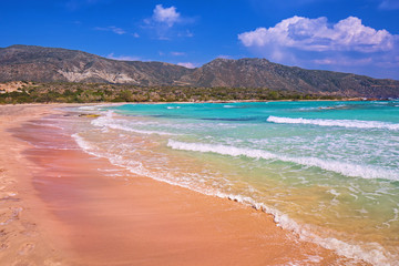 Elafonissi strand met roze zand op Kreta, Griekenland
