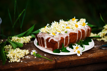 vegan elderflower honey lemon drizzle cake.