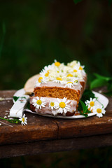 vegan elderflower honey lemon drizzle cake.