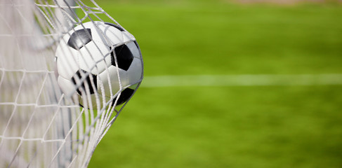 Ball im Netz © Thaut Images
