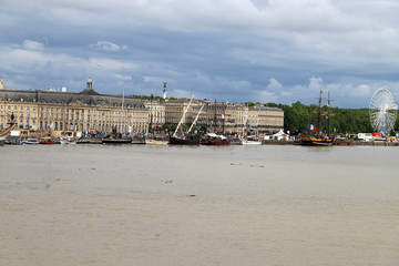 Naklejka premium Bordeaux Garonne voiliers 