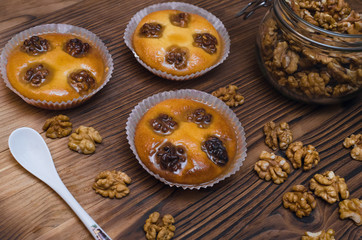 Shortbread cookies with walnuts and honey.