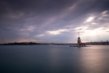 Fototapeta premium Maiden Tower of Istanbul