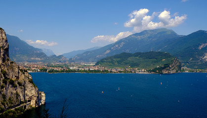 Fototapeta na wymiar Panoramica Torbole, Riva del Garda e monte Brione in Trentino