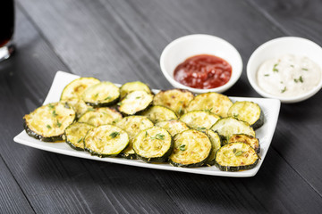 zucchini chips and sauces