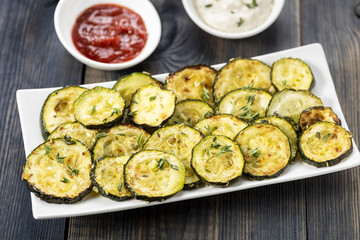 zucchini chips and sauces