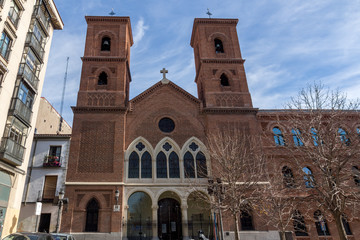 Fototapeta premium Niesamowity widok na kościół Virgen de la Paloma w Madrycie, Hiszpania