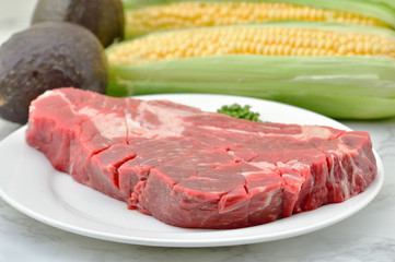 牛肉　肩ロース肉