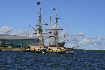 Fototapeta na wymiar Tall ship in harbor on the lake Erie