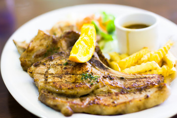 Steak restaurants that serve delicious steaks with lemon to add flavor