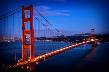 Fototapeta na wymiar Golden Gate by Night