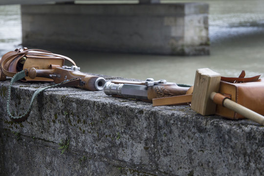 Powder guns and Equipment for the traditional custom of firecrackers shooting