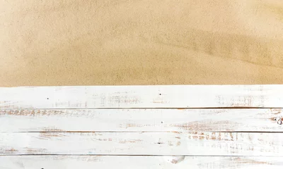 Gartenposter Abstieg zum Strand Sand on a white planked wood. Summer background. Flat lay, top view, copy space 