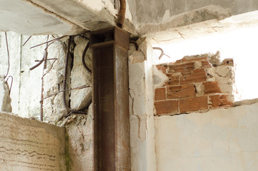 Rectangular column reinforcement after earthquake damage