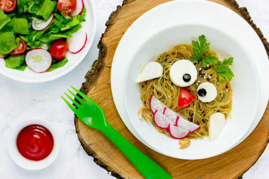 Halloween lunch for kids - owl spaghetti, japanese udon pasta shaped owl