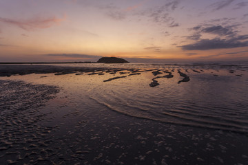 Incoming tide, outgoing day