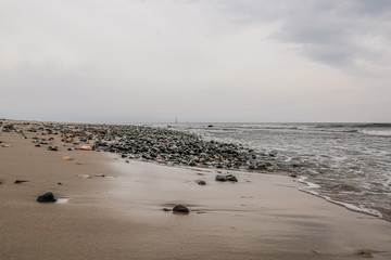 Seglboot auf der Ostseeküste am Nordstrand auf der Insel Rügen