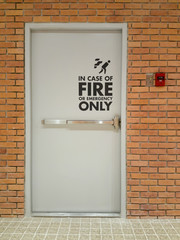 Fire exit emergency door