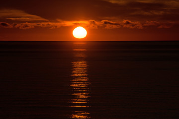 海に沈む夕陽