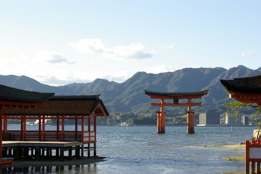 日本三景・安芸の宮島（Shinto Shrine）