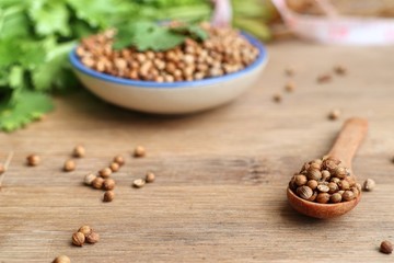 Coriander seeds and fresh