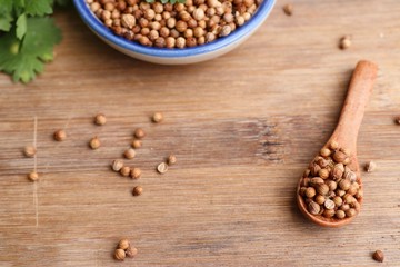 Coriander seeds and fresh
