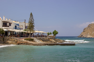 Hafen mit Taverne