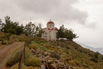 Berg mit Kapelle