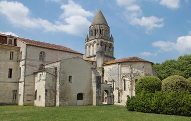 Fototapeta na wymiar Abbaye aux Dames à Saintes