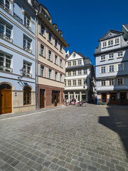Naklejka premium Die neue Altstadt von Frankfurt am Römer, mit dem Hühnermarkrt, dem Haus zur goldenen Waage, dem Roten Haus und dem Krönungsweg, Frankfurt am Main, Hessen, Deutschland