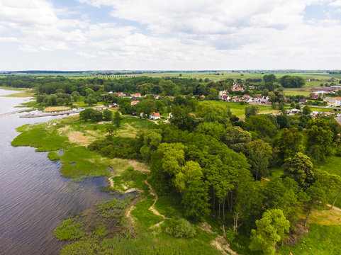 Deutschland, Mecklenburg-Vorpommern , Kummerow, Landkreis Vorpommern, Mecklenburgische Seenplatte, Luftaufnahme, Schlo&szlig; Kommerow