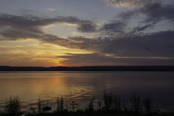 Fototapeta na wymiar Sunset on Lake Guntersville