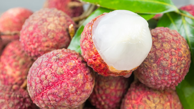 red exotic Chinese lychee fruits