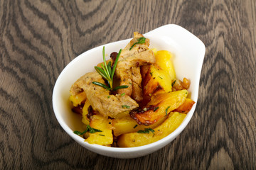 Fried potato with pork