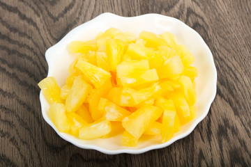 Canned pineapple