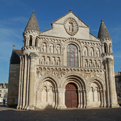 Fototapeta na wymiar Eglise Notre Dame-La-Grande à Poitiers
