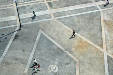 Piazza con persone vista dall'alto, Milano piazza Duomo