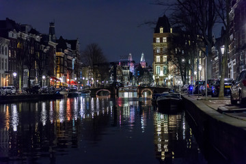 Fototapeta na wymiar Amsterdam, Paesi Bassi, Olanda, canale di notte
