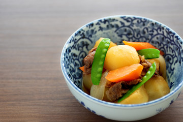 日本の家庭料理、肉じゃが