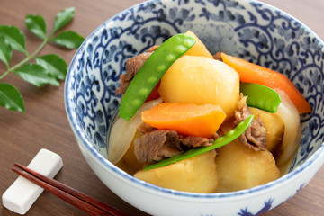 日本の家庭料理、肉じゃが