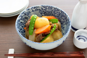 日本の家庭料理、肉じゃが