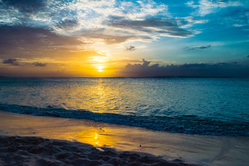 Obraz premium Sunset over Grace Bay, Turks and Caicos