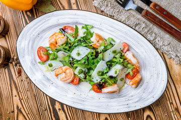 Arugula with shrimps