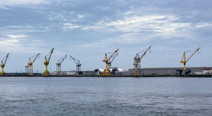 Industrial Cranes for shipping industry