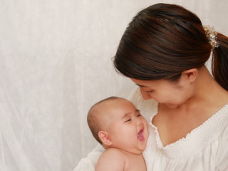 赤ちゃん　乳児　ママ　母	