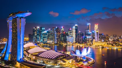 Foto op Plexiglas Aerial top view Singapore city skyline. © Kalyakan