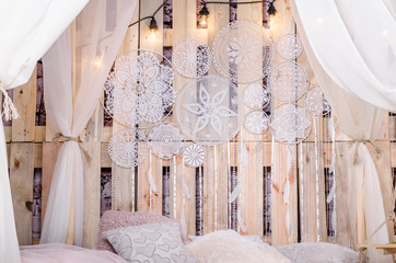 9x6ft Loft Bedroom Interior Canopy Backdrop for Wedding Photography White Room Decorations Curtain Drapes Dream Catcher with Feathers Pearls on Wooden Photographic Studio Photo Background